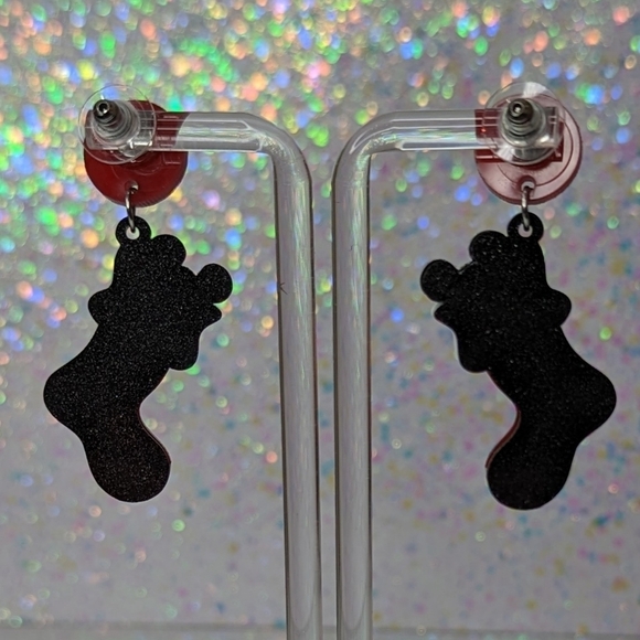 Mickey Mouse red glitter stocking acrylic drop earrings - Picture 8 of 8